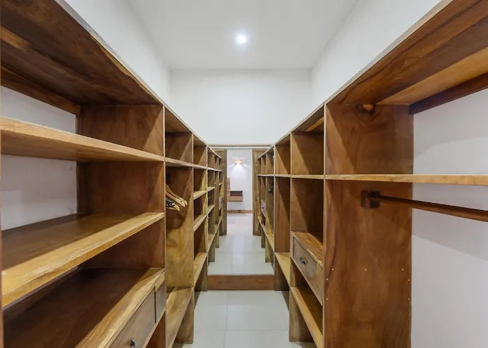Spacious 3-bedroom Coastal With Shared Pool, Outdoor Living & Steps To Playa Potrero (Guanacaste)