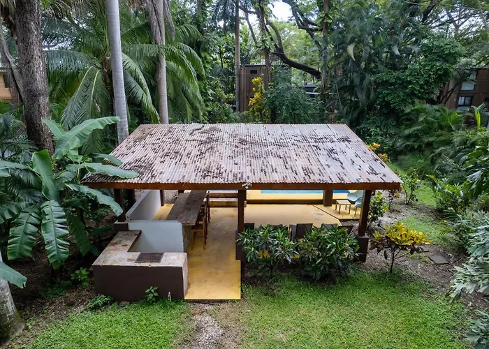 Spacious 3-bedroom Coastal With Shared Pool, Outdoor Living & Steps To Playa
