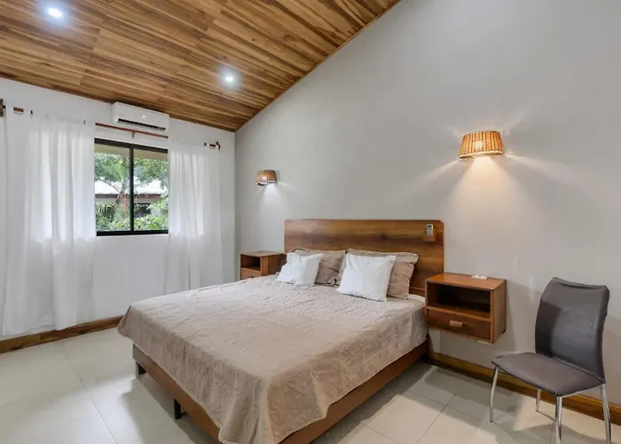 Spacious 3-bedroom Coastal With Shared Pool, Outdoor Living & Steps To Playa *